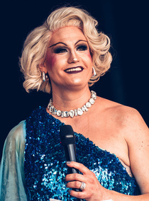 Meryl – Moderatoren & Presenter Sedcard bei JustInCast